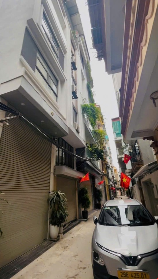 Tôn Đức Thắng - 16 tỷ - thoáng oto vào được, rẻ hơn khu vực xung quanh gần 2 tỷ lô góc