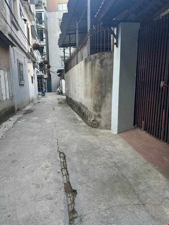 Bán nhà lĩnh nam 6 tầng long lanh hoàng mai
