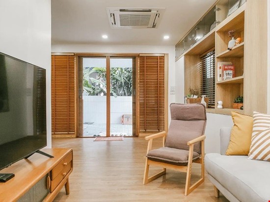 Lạc Long Quân 36m2 5 tầng giá chỉ 7.75 tỷ