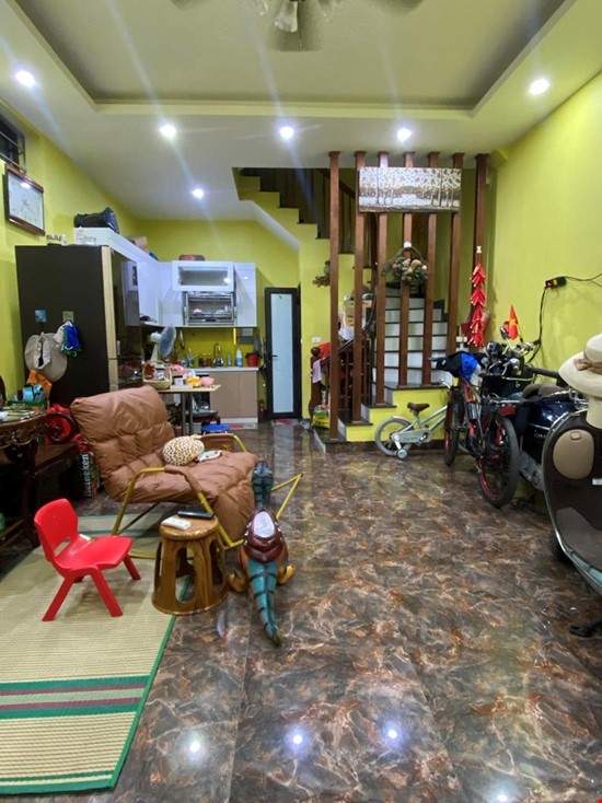 Cần bán nhà Kim Mã 40m lô góc, mặt ngõ, quận Ba Đình