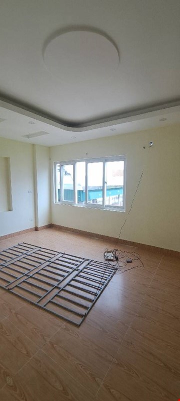 Bán nhà sở thượng 5 tầng dân xây lô góc 10M ô tô tránh hoàng mai