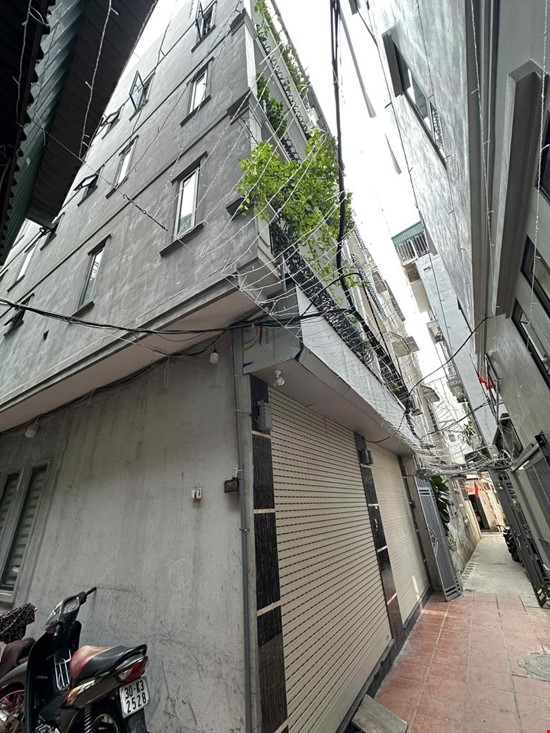 Bán nhà minh khai gốc đề 5 tầng long lanh ở ngay lô góc 1 nhà ra ngõ hoàng mai