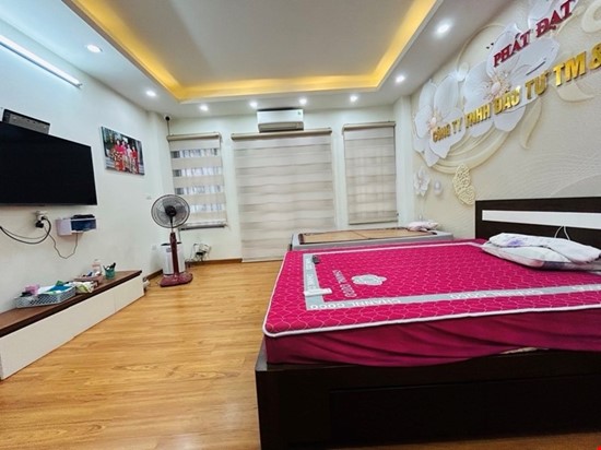 Bán siêu phẩm nhà phân lô yên lạc 5 tầng thang máy long lanh dân xây lô góc ô tô hai bà trưng