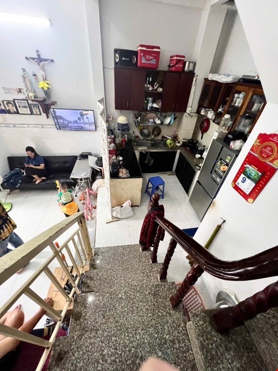 35M2 CMT8 HẺM THÔNG, 3 TẦNG, NỞ HẬU, 4ty5