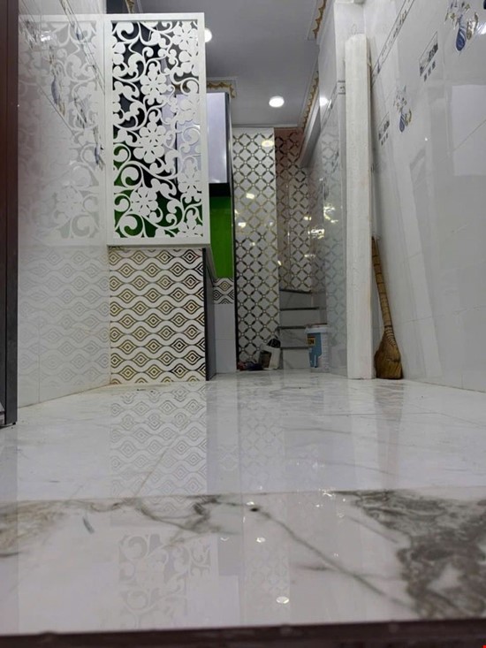 Chưa đến 2 tỷ có nhà 3 tầng 2PN CMT8 hẻm thông