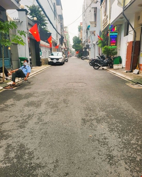 MẶT TIỀN HẺM XE TẢI THÔNG CỘNG HOÀ, 3 tỷ 05 NGAY GA T3