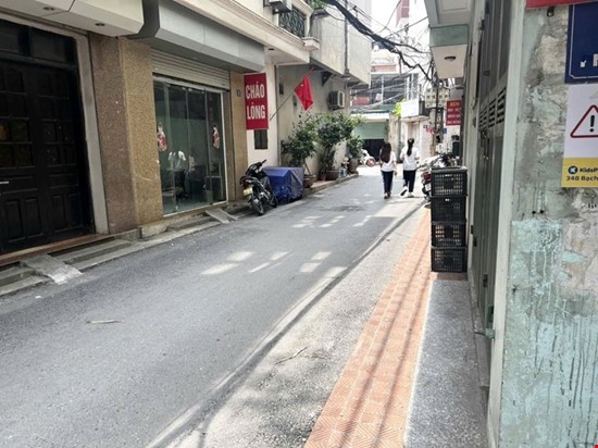 Hồng mai bán 60M tặng nhà lô góc ô tô vào nhà hai bà trưng