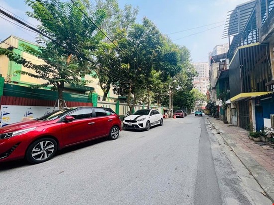 Bán nhà ngõ 15 ngọc hồi 5 tầng dân xây phân lô ô tô 7 chỗ vào nhà hoàng mai