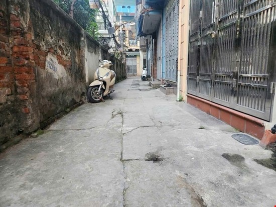Ngõ 179 đường hoàng mai bán nhà 4 tầng dân xây lô góc 20M ô tô tránh