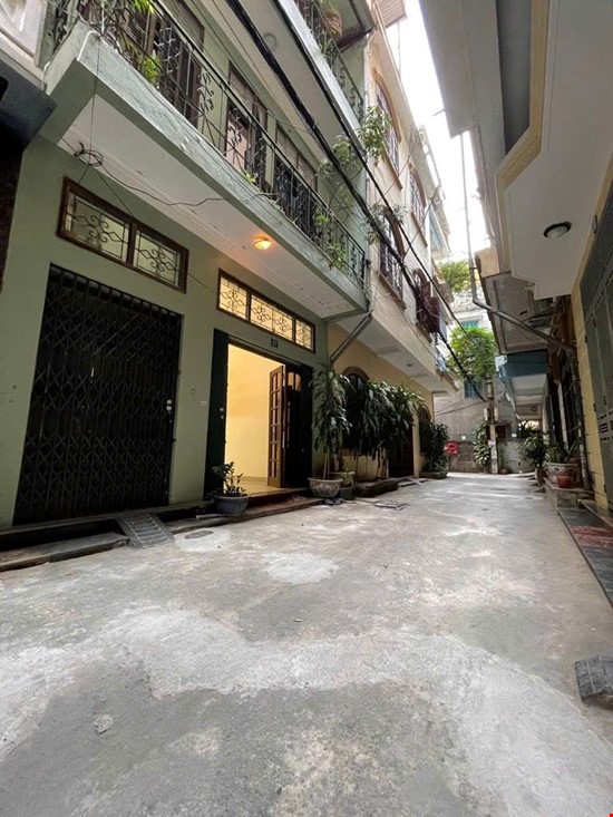 Bán 46m giáp bát tặng nhà phân lô ô tô tránh vào nhà hoàng mai