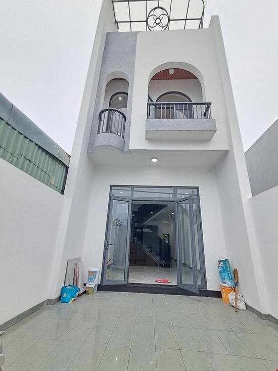 Chủ Kẹt Tiền Bán Gấp – Nhà 1 Trệt 1 Lầu Giá 2.35 Tỷ – Bao Sang Tên!