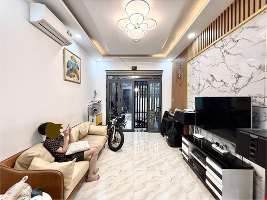 GẦN KHU PHỐ ẨM THỰC PHAN XÍCH LONG – 4 TẦNG – HẺM  4M – 39M2 – NHỈNH 5 TỶ