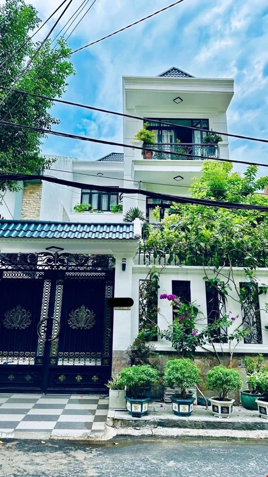 BIỆT THỰ MẶT TIỀN PHƯỜNG 17 GÒ VẤP – 180M2 VUÔNG A4 – CÓ GARA, PHÒNG KARAOKE CHỈ 29 TỶ 5