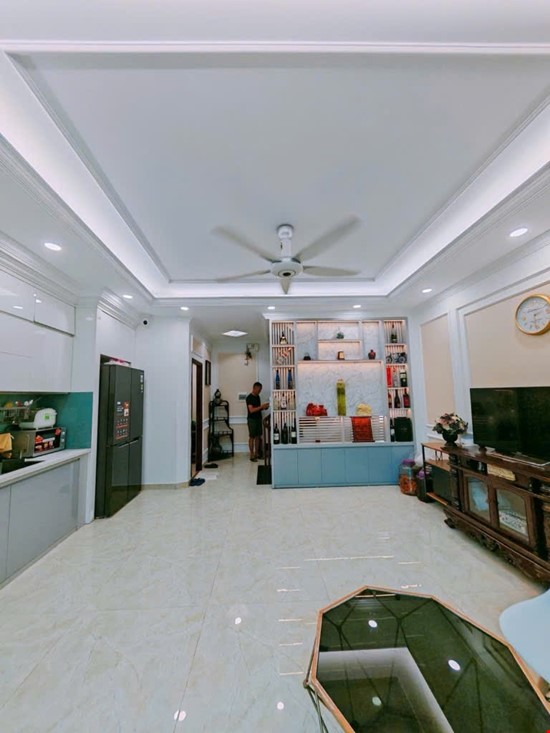 Xem là phê, nhà đẹp 6 tầng, ô tô thoáng mát, giá siêu hời