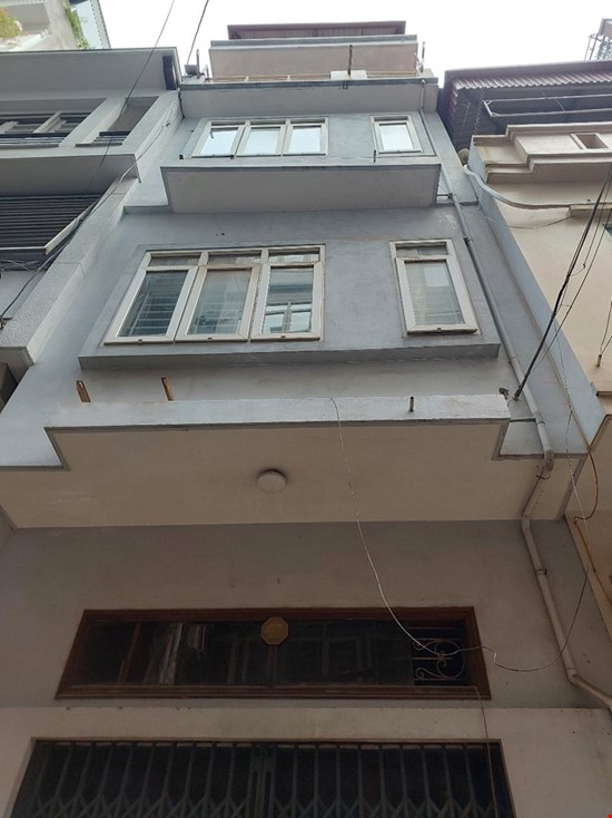 Bán nhà tại phố Nghĩa Tân, 55m2, gần ngay trường tiểu học và PTCS Nghĩa Tân, giá siêu hời.