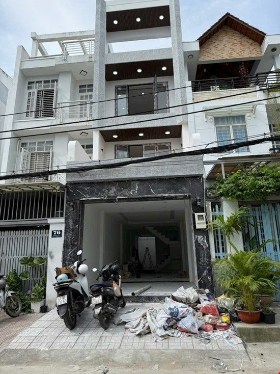 Bán nhà Quận 7 đường số 51 P.Tân Quy , dt 4x19m, 3 lầu, ST