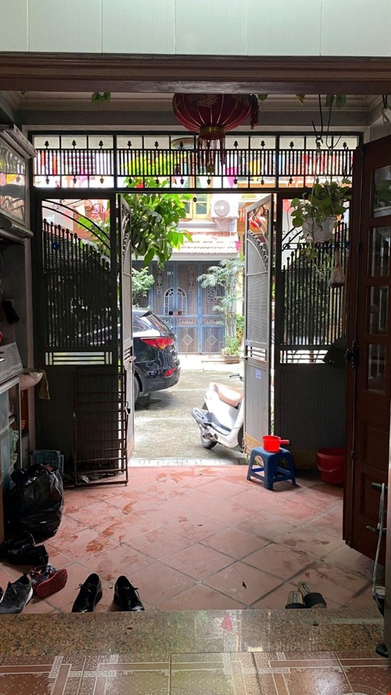 HÃY XEM NHANH CĂN NHÀ BẠN ĐANG MUỐN SỞ HỮU. TRƯỚC NHÀ Ô TÔ DỪNG ĐỖ, VÀO NHÀ - DT 40M, DÂN XÂY 4 TẦN