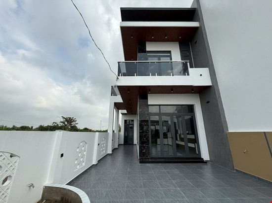 CẦN BÁN VILLA SÂN VƯỜN ĐƯỜNG 9M