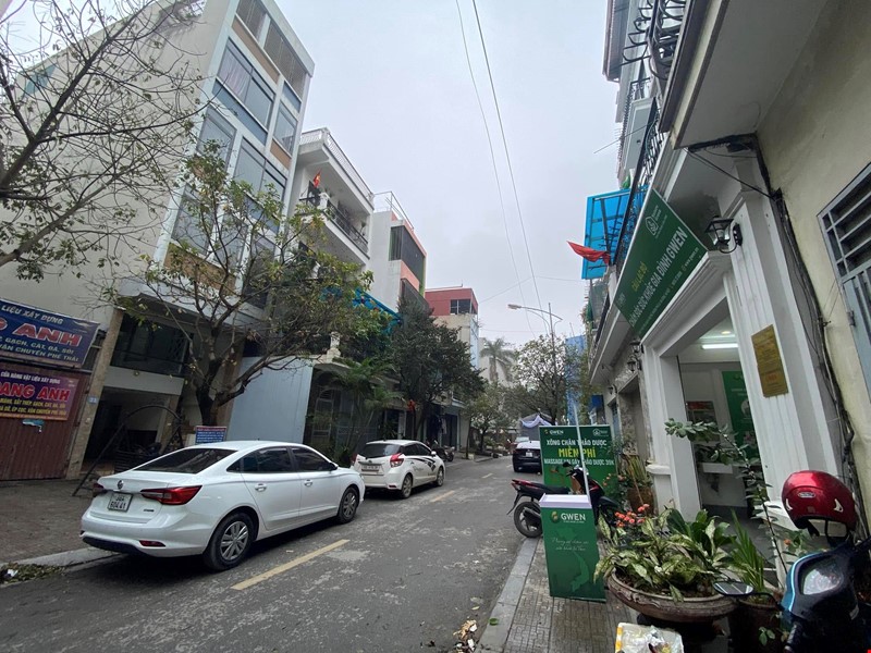 can-ban-nha-van-phu-quan-ha-dong-phan-lo-via-he-o-to-tranh-pr143687