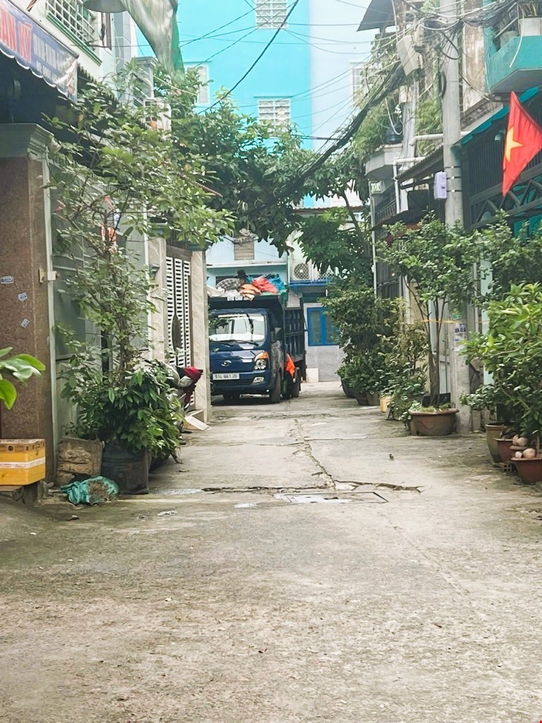 ban-nha-3-tang-au-co-2pn-2wc-hon-1-ty-so-hong-rieng-pr144154