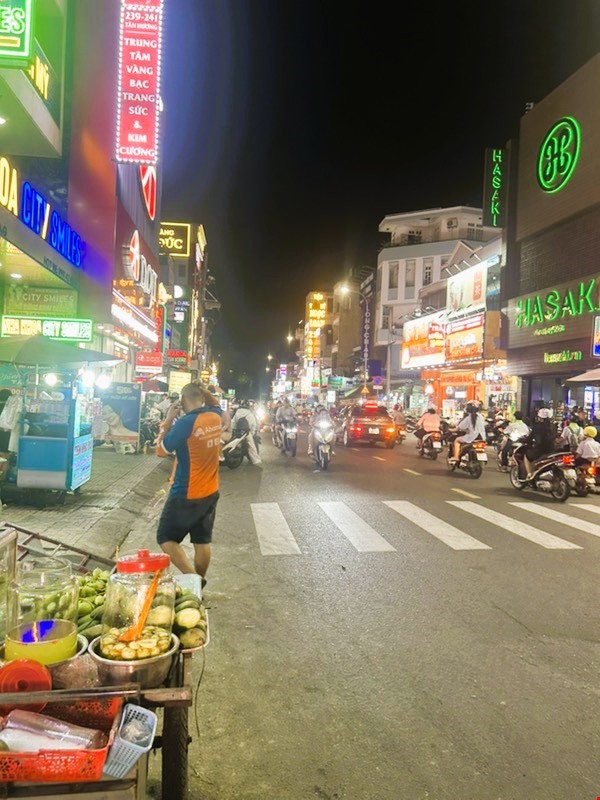 ban-nha-mat-tien-duong-ngay-cho-tan-huong-74m2-4-tang-4pn-san-thuong-pr144253