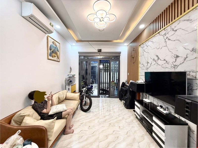 gan-khu-pho-am-thuc-phan-xich-long-–-4-tang-–-hem--4m-–-39m2-–-nhinh-5-ty-pr143923