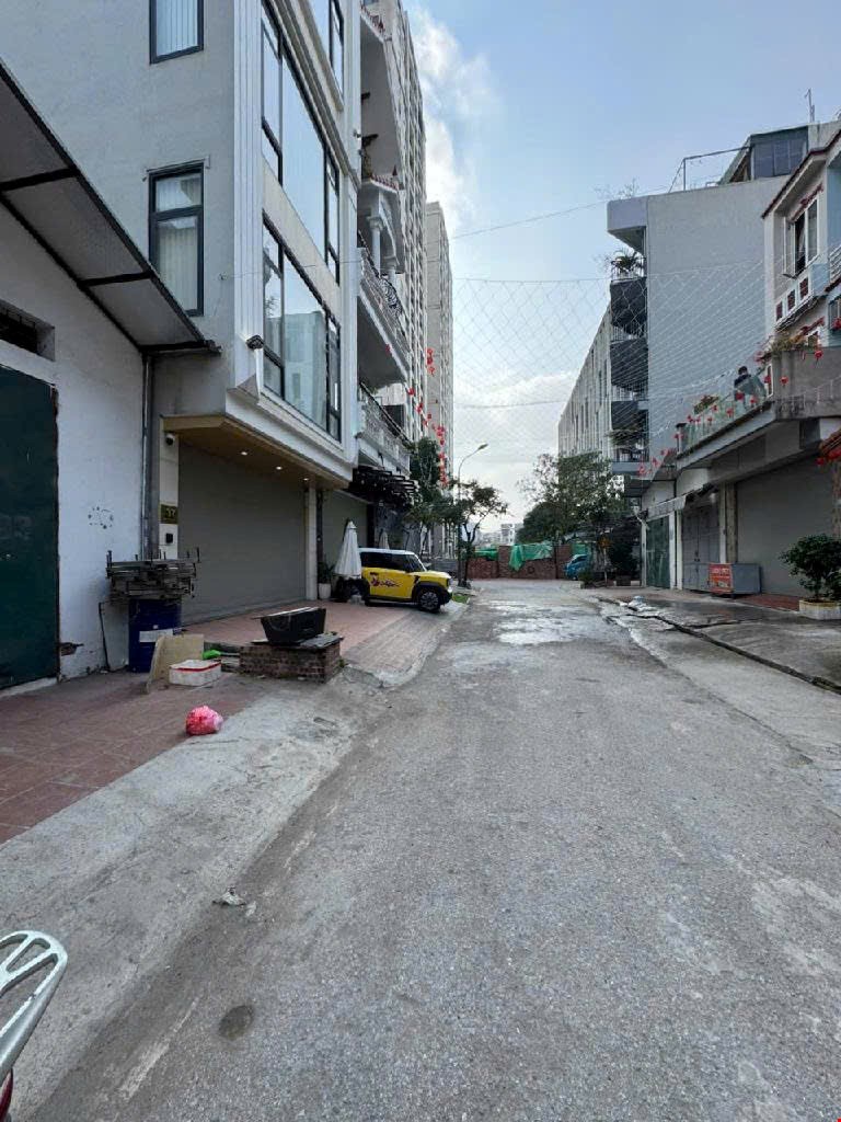 ban-dat-hung-thinh-68m-phan-lo-x2b-via-he-o-to-dung-do-kinh-doanh-hoang-mai-pr143399