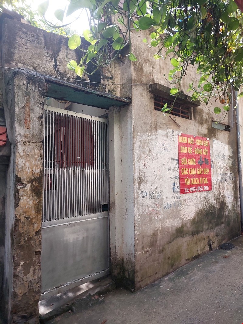 sieu-hot-1-lo-dat-mat-ngo-duong-pham-van-dong-o-to-vao-dat-pr144327